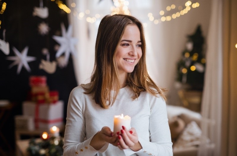 Nến thơm ORA Candle trong không gian sống